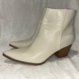 Coconut by Matisse Women’s Pointed Toe Boot